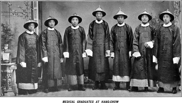 1906 - Medical graduates at Hangchow